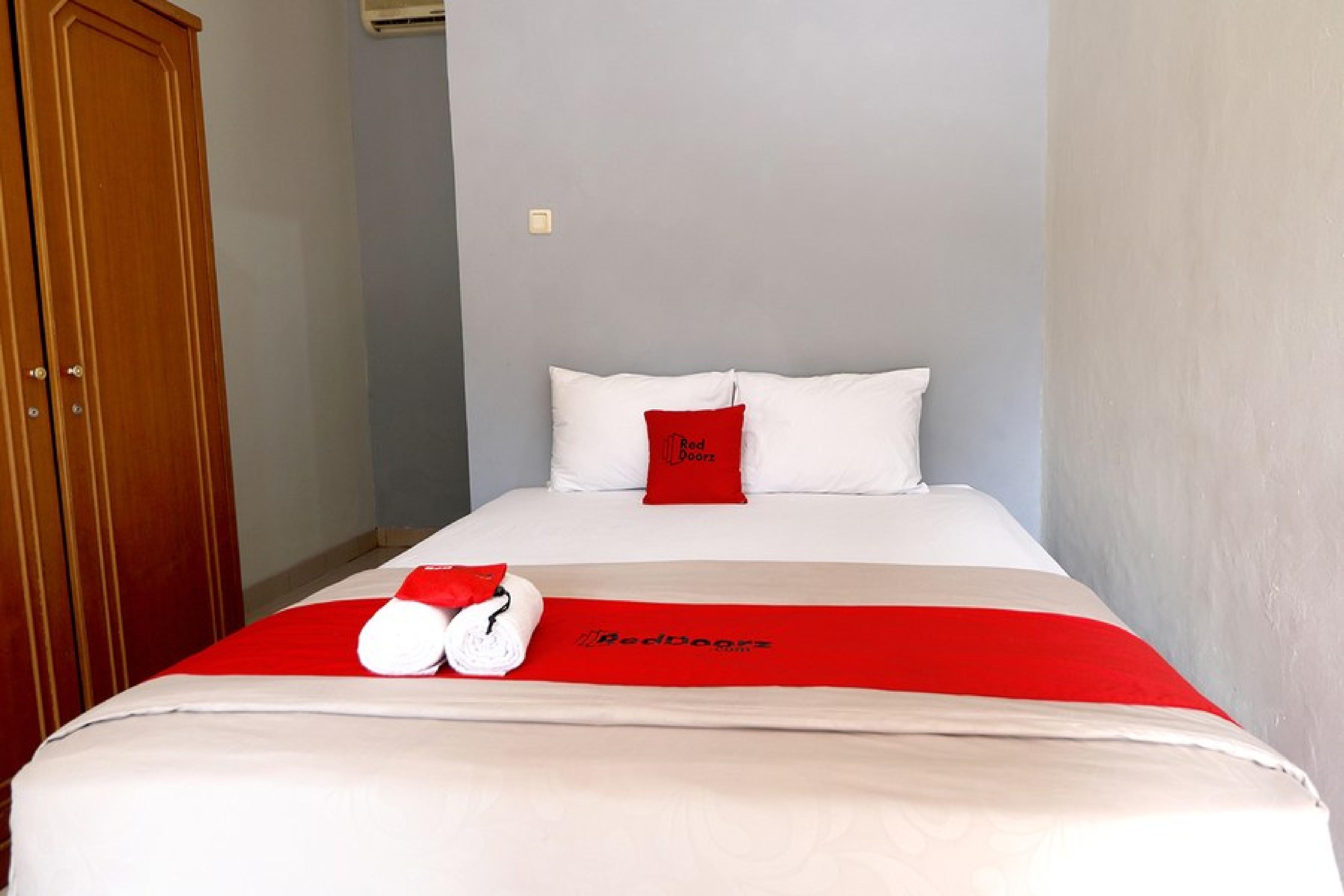 Reddoorz Plus @ Karet Pedurenan 3 Джакарта Экстерьер фото