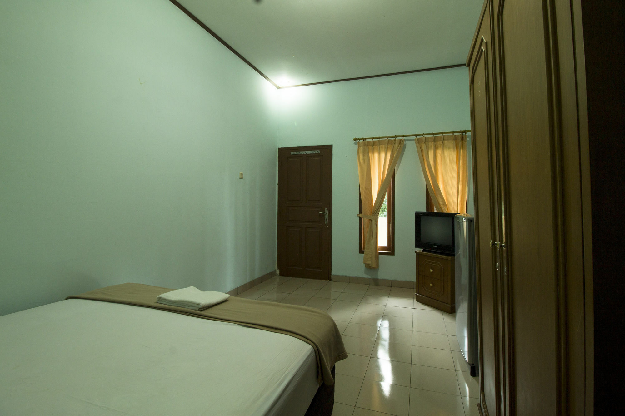 Reddoorz Plus @ Karet Pedurenan 3 Джакарта Экстерьер фото